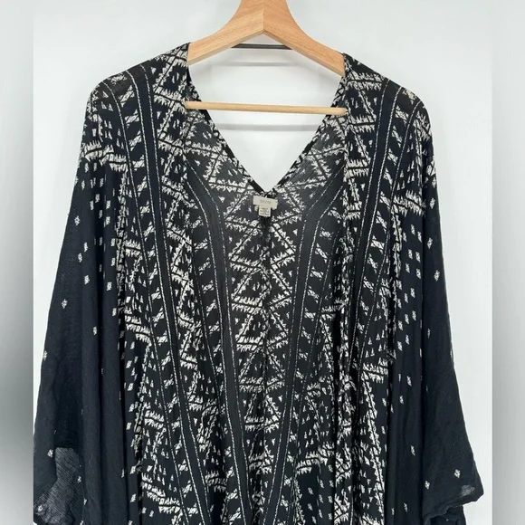 Ecote X Anthropologie Black & White Boho Printed Kimono Cardigan Women Size O/S - Picture 2 of 7